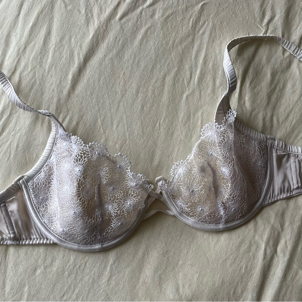 Livy lingerie white daisy lace bra